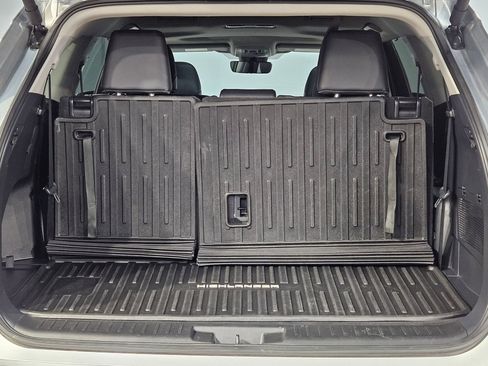 Certified 2025 Toyota Highlander XLE image 18