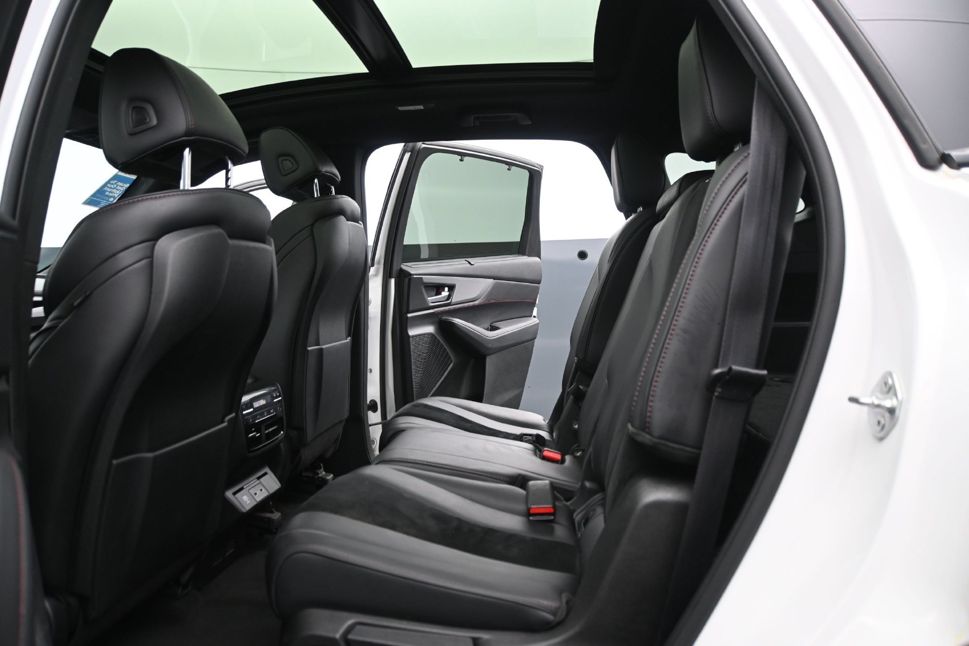 Used 2023 Acura MDX A-Spec AWD/4WD image 17