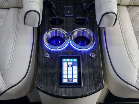 Used 2024 Mercedes-Benz Sprinter 3500 image 46