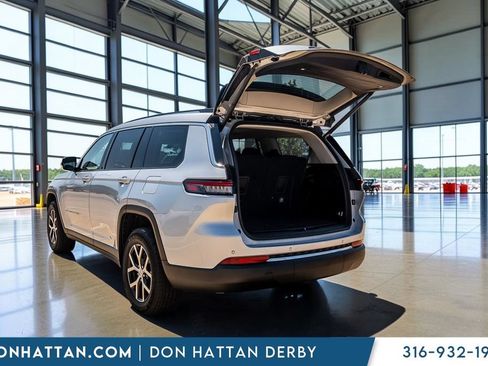 Used 2023 Jeep Grand Cherokee L Limited w/ Trailer Tow Group (B) AWD/4WD image 26