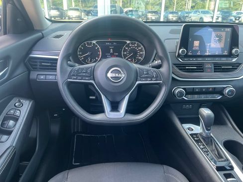 Certified 2025 Nissan Altima 2.5 SV AWD/4WD image 16