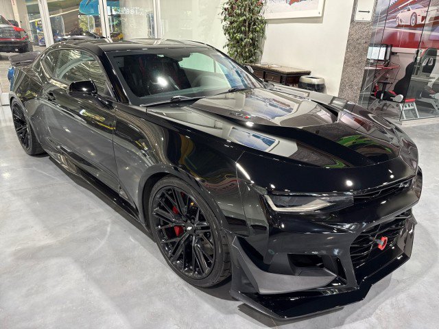 Used 2018 Chevrolet Camaro ZL1 RWD image 13