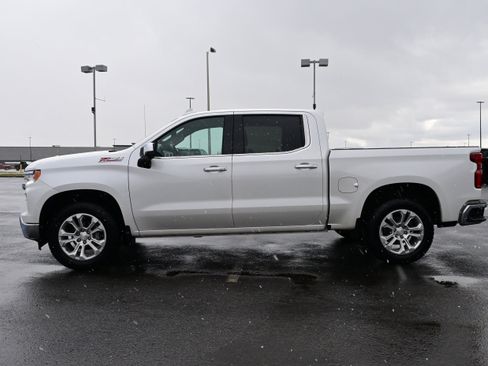 Used 2022 Chevrolet Silverado 1500 LTZ w/ Z71 Off-Road Package image 5