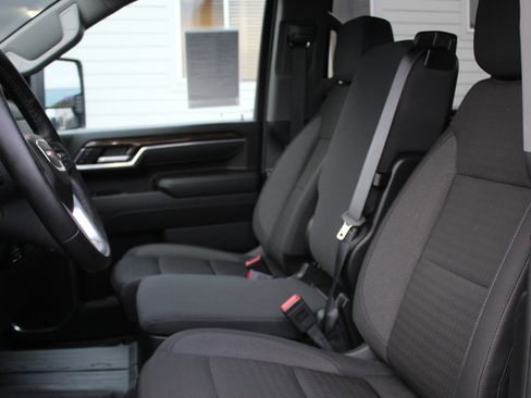 Used 2025 GMC Sierra 3500 SLE w/ SLE Value Package image 41