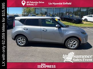 Used 2024 Kia Soul LX w/ Option Group 015 FWD video 2