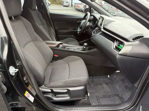 Used 2018 Toyota C-HR XLE image 15