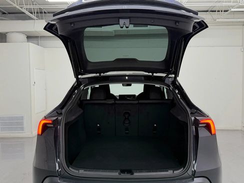 Used 2026 Tesla Model Y 2WD image 35