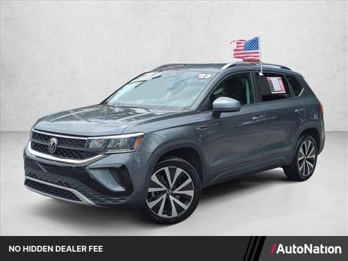 Used 2023 Volkswagen Taos SE FWD image 1