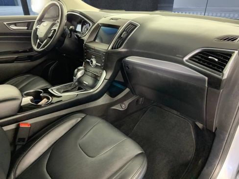 Used 2018 Ford Edge Titanium AWD/4WD image 16