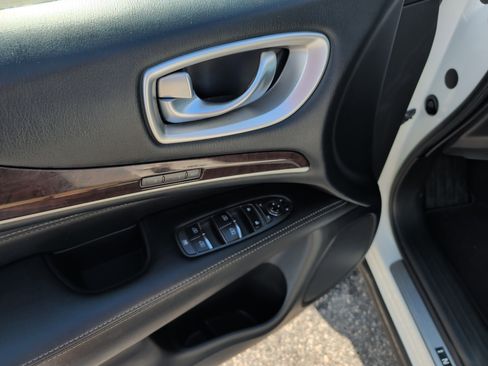 Used 2019 INFINITI QX60 Luxe w/ Sensory Package AWD/4WD image 17