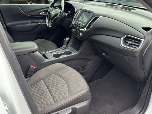 Used 2018 Chevrolet Equinox LT FWD image 16