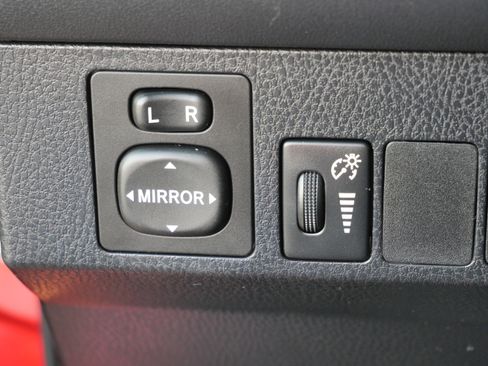 Used 2016 Toyota RAV4 LE image 21