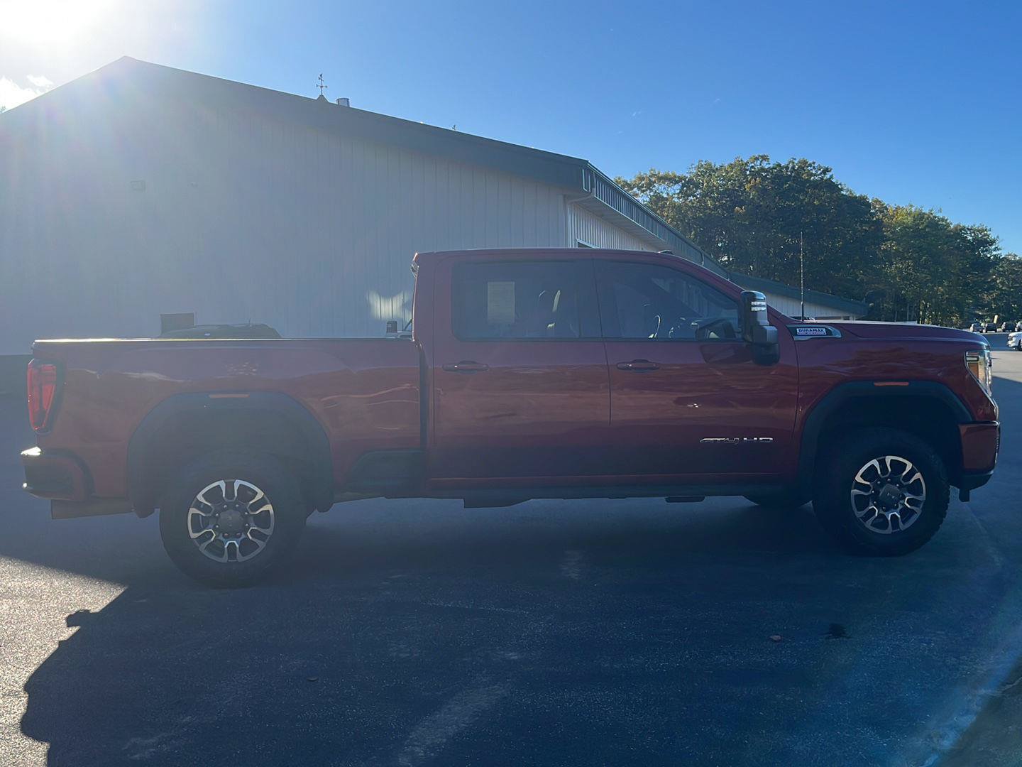 Used 2022 GMC Sierra 2500 AT4 w/ AT4 Preferred Package AWD/4WD image 6