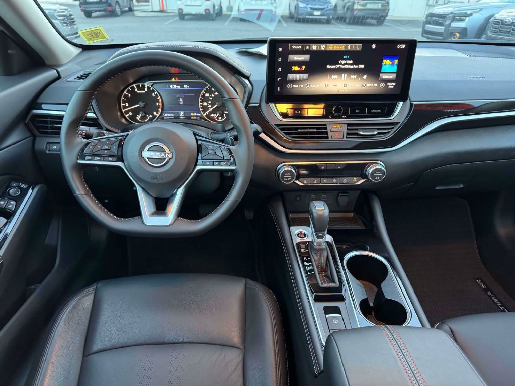 Used 2025 Nissan Altima 2.5 SR w/ SR Premium Package AWD/4WD image 20
