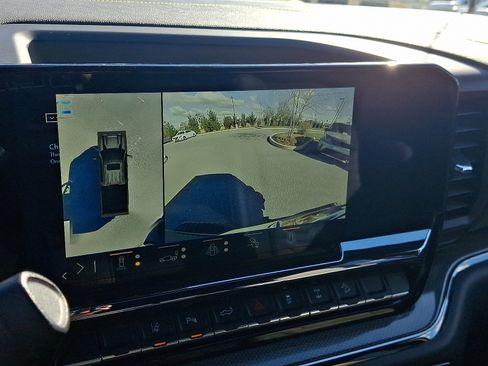 Used 2025 Chevrolet Silverado 2500 ZR2 w/ Technology Package image 19