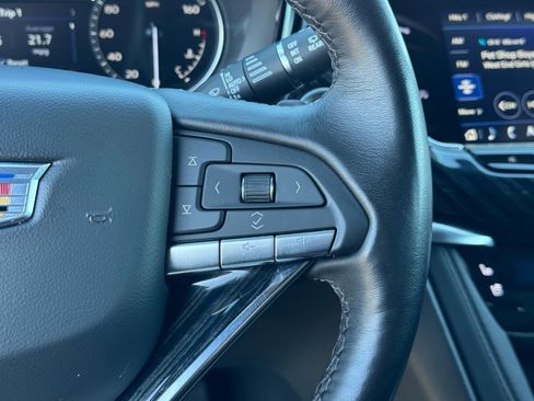 Used 2025 Cadillac XT6 Premium Luxury image 24