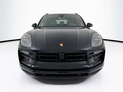 Certified 2025 Porsche Macan AWD/4WD image 6