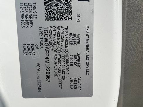Used 2021 Chevrolet Express 2500 w/ Driver Convenience Package RWD image 11