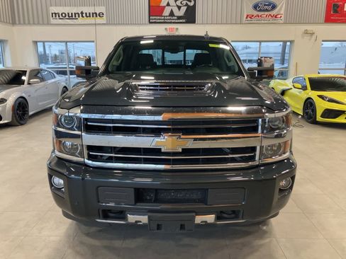 Used 2018 Chevrolet Silverado 2500 High Country image 2