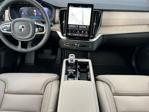 New 2026 Volvo XC90 T8 Ultra w/ Protection Package Premier AWD/4WD image 12