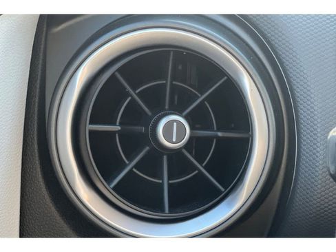 Used 2022 Hyundai Kona SE image 28