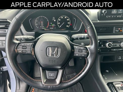 Used 2024 Honda Pilot TrailSport image 11