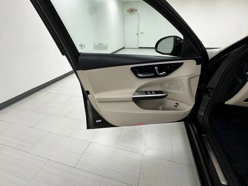Used 2022 Mercedes-Benz C 300 4MATIC Sedan image 9