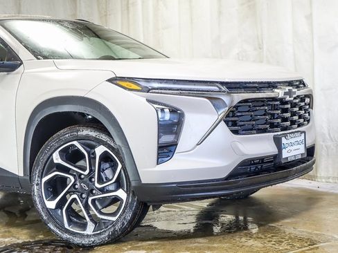 New 2026 Chevrolet Trax RS image 3