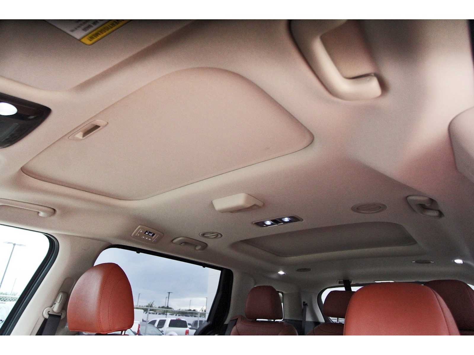 Used 2025 Kia Carnival SX Prestige FWD image 31