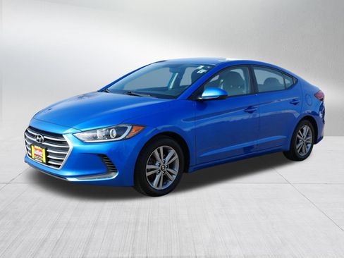 Used 2017 Hyundai Elantra SE FWD image 3