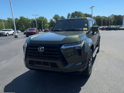 Used 2024 Lexus GX 550 w/ Accessory Package (2T) AWD/4WD image 3