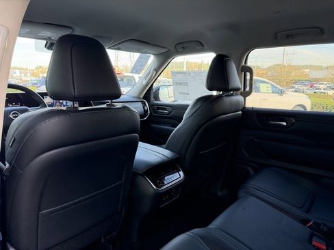 New 2026 Nissan Armada SV image 34