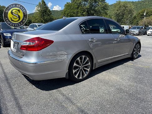 Used 2013 Hyundai Genesis 5.0 R-Spec RWD image 6