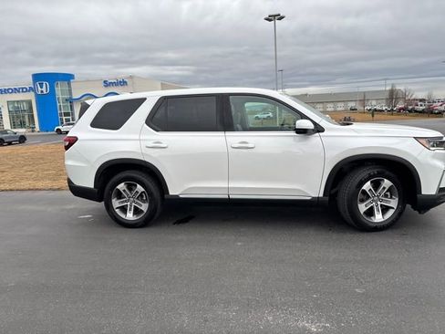 Used 2023 Honda Pilot EX-L image 2