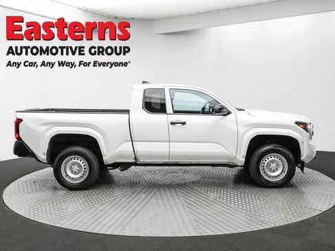 Used 2024 Toyota Tacoma SR image 4