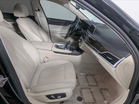 Used 2017 BMW 740i RWD image 24