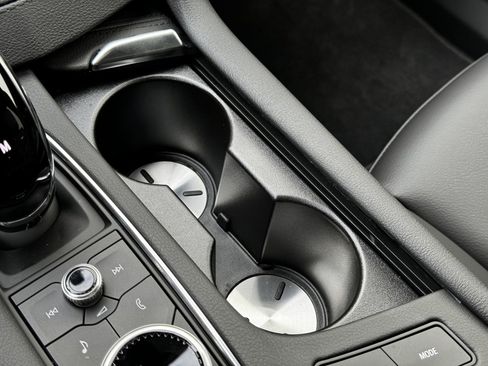 New 2025 Cadillac XT6 Luxury image 26