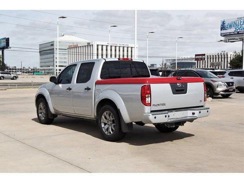Used 2021 Nissan Frontier SV image 4