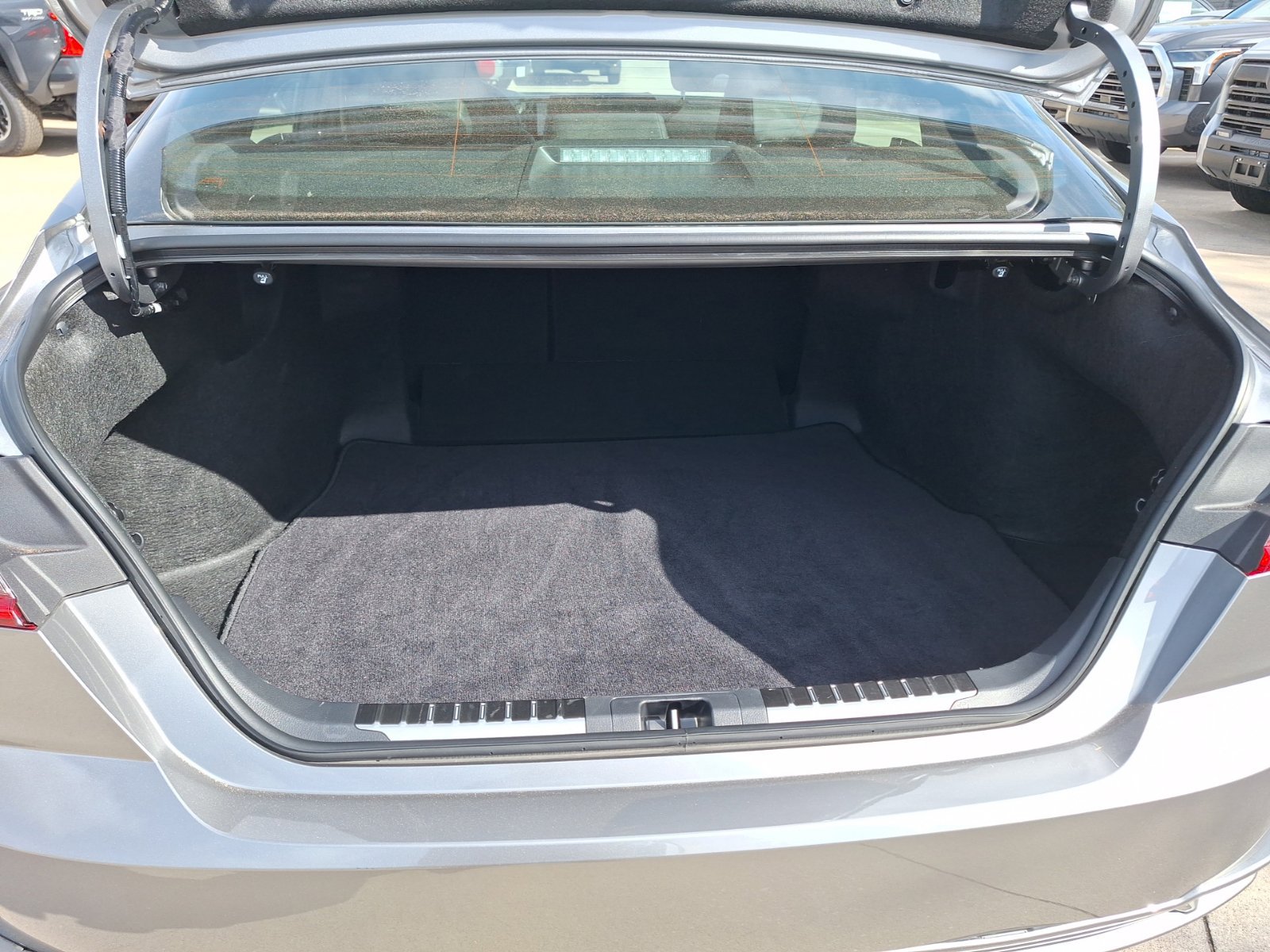 Used 2025 Toyota Camry XSE FWD image 36