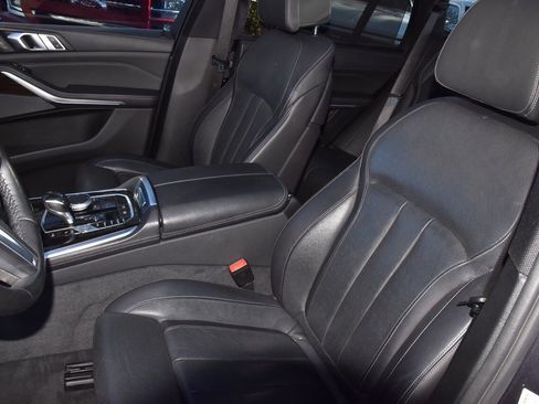 Used 2019 BMW X5 xDrive40i w/ M Sport Package image 32