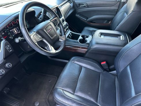 Used 2017 GMC Yukon SLT AWD/4WD image 10