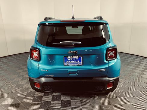 Used 2020 Jeep Renegade Latitude w/ Cold Weather Group AWD/4WD image 8