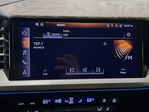 Used 2024 Audi Q4 e-tron Premium Plus w/ Premium Plus AWD/4WD image 21