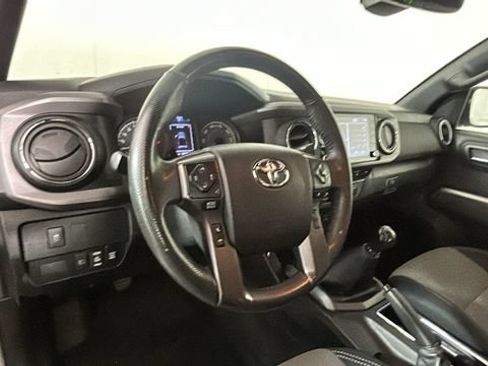 Used 2022 Toyota Tacoma TRD Sport w/ TRD Premium Sport Package AWD/4WD image 13