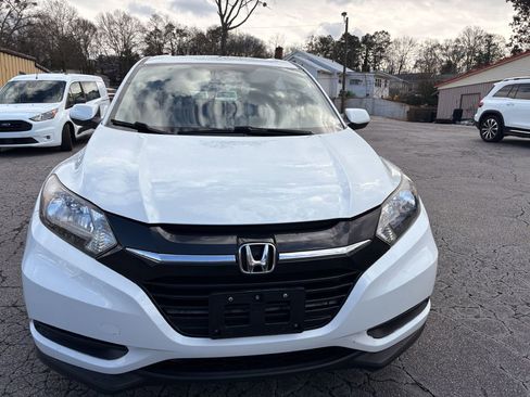 Used 2017 Honda HR-V LX image 9