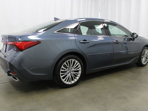 Used 2022 Toyota Avalon Limited w/ Advanced Safety Package image 6