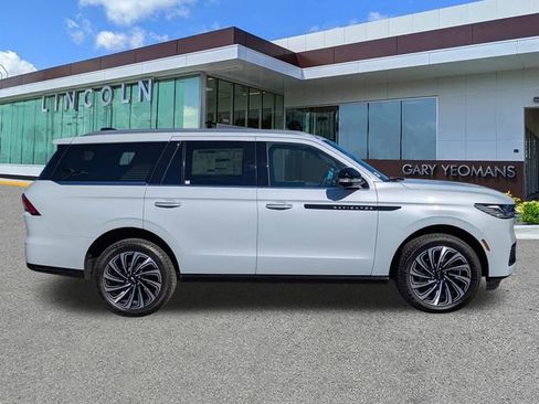 New 2025 Lincoln Navigator Black Label AWD/4WD image 3