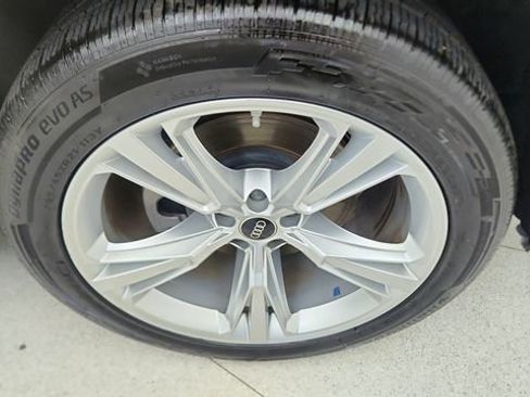 Used 2023 Audi Q8 Premium Plus w/ Premium Plus Package image 59