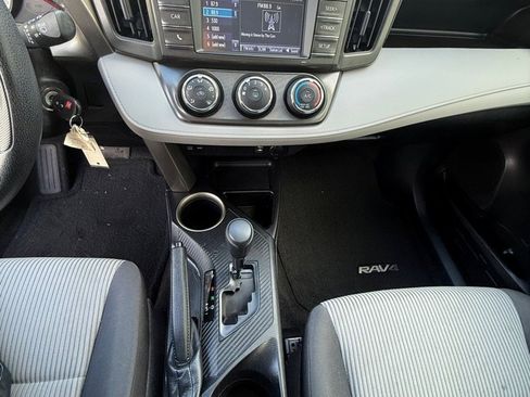 Used 2015 Toyota RAV4 LE image 18