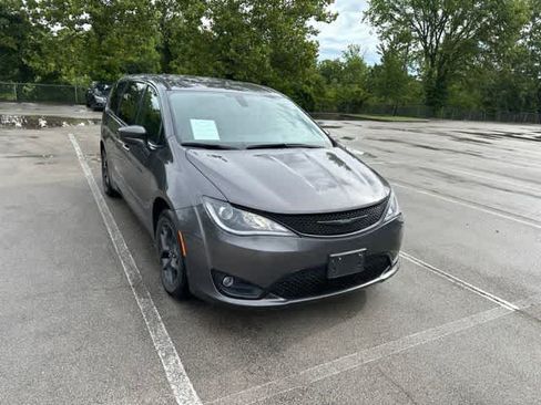 Certified 2020 Chrysler Pacifica Touring w/ S Appearance Package FWD image 20